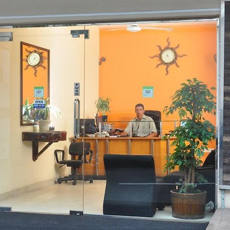 Aca Accommodation Коломбо Екстер'єр фото