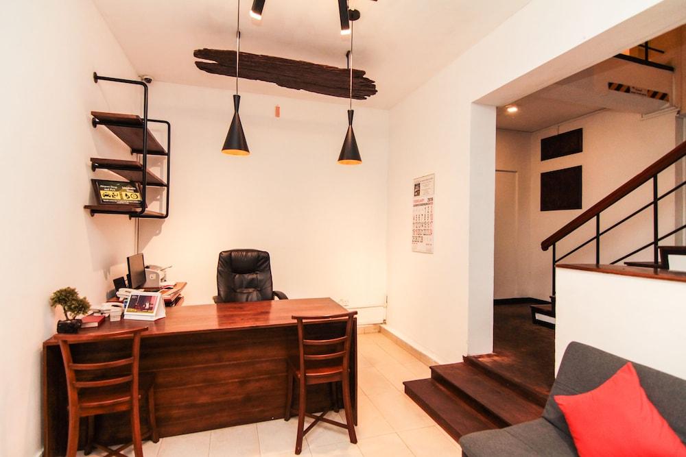 Aca Accommodation Коломбо Екстер'єр фото