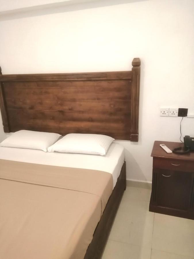 Aca Accommodation Коломбо Екстер'єр фото