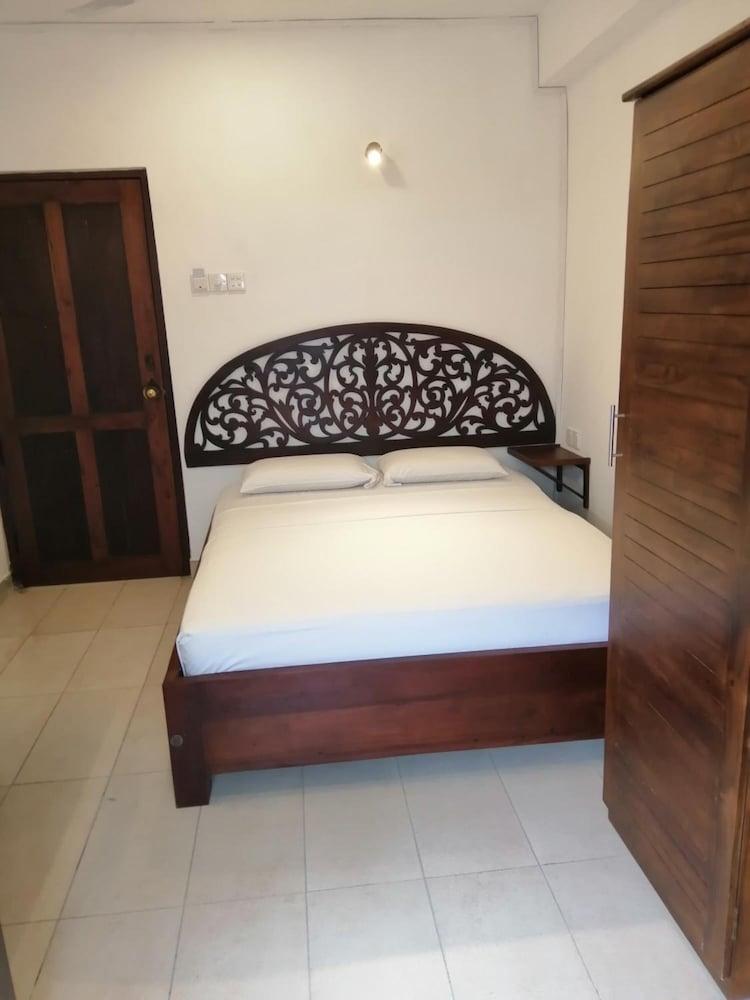 Aca Accommodation Коломбо Екстер'єр фото
