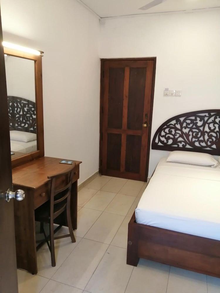 Aca Accommodation Коломбо Екстер'єр фото