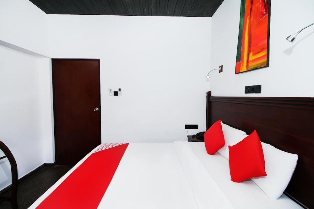 Aca Accommodation Коломбо Екстер'єр фото