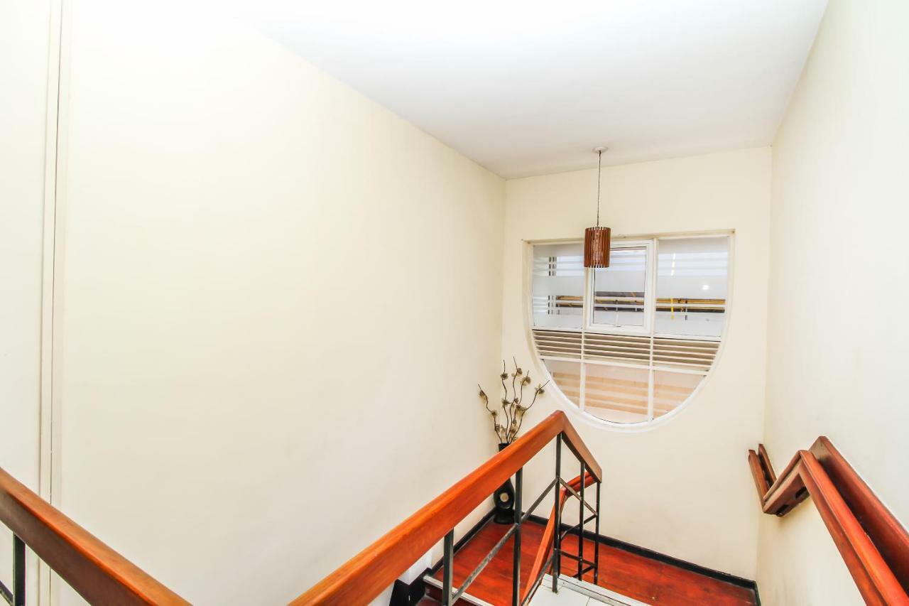 Aca Accommodation Коломбо Екстер'єр фото